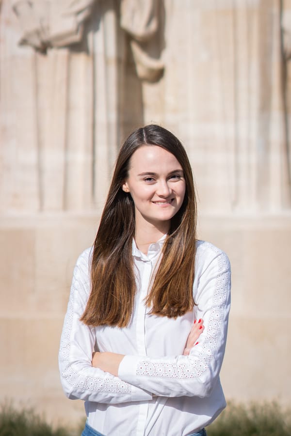 Alicia Haldenwang, consultante au sein de l'association Lyoxa oeuvrant pour le monde associatif genevois
